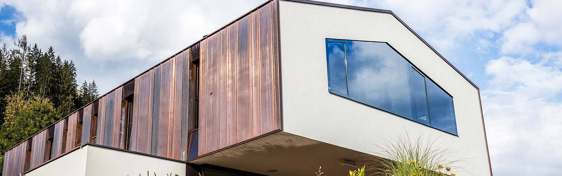Kupferdach eines Einfamilienhaus in Radstadt im Pongau von Dachdeckerei Perwein
